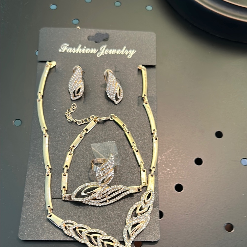 Elegant Gold and Silver Jewelry Set